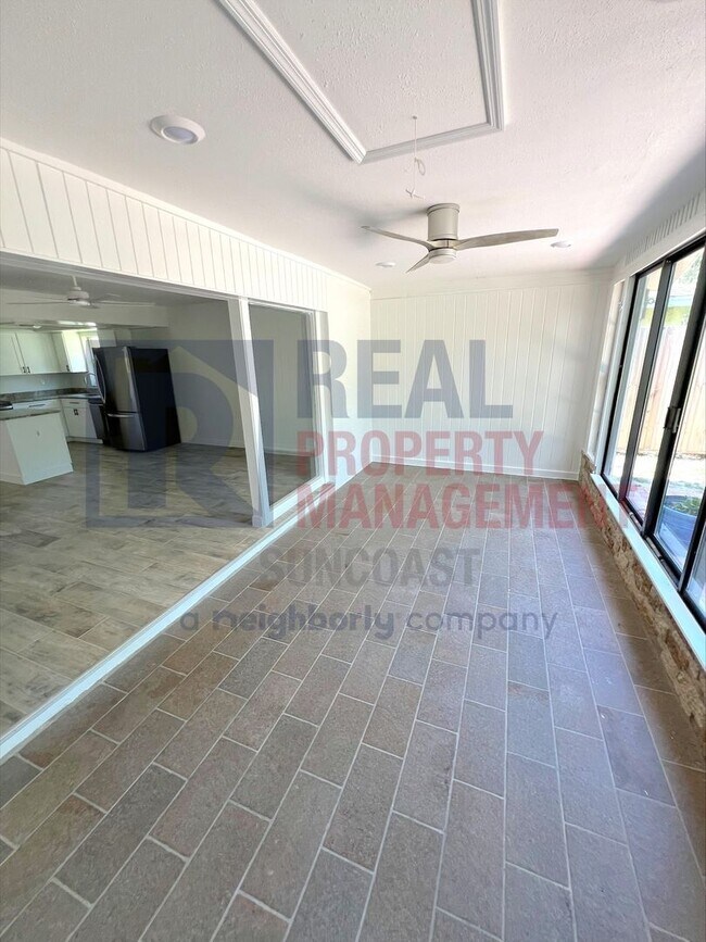 Building Photo - 4142 Iola Dr