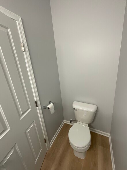 Building Photo - 28957 Cullen Dr