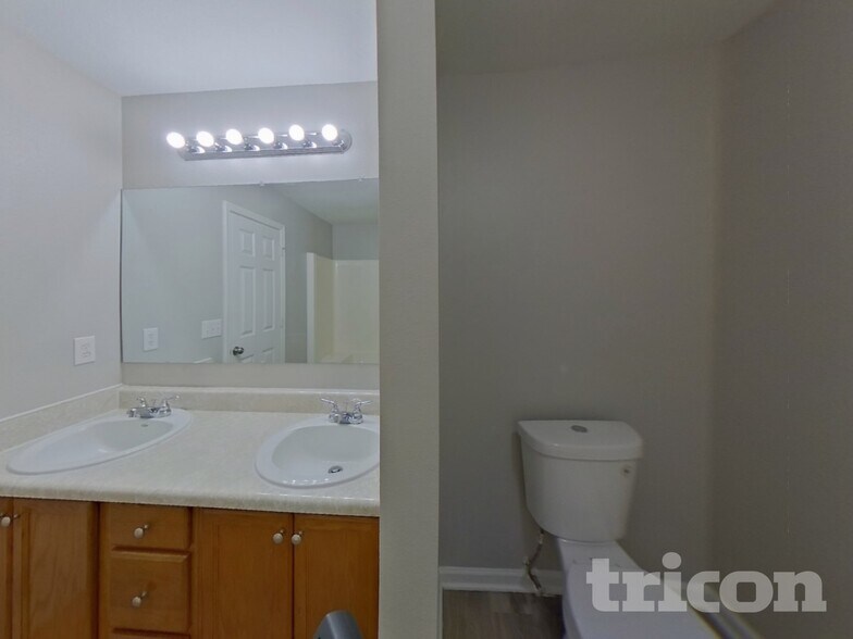 Building Photo - 427 Lynnell Way