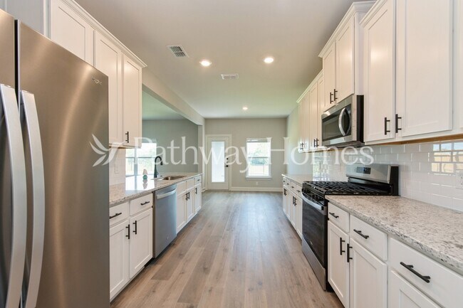 Building Photo - 623 Brookside Dr