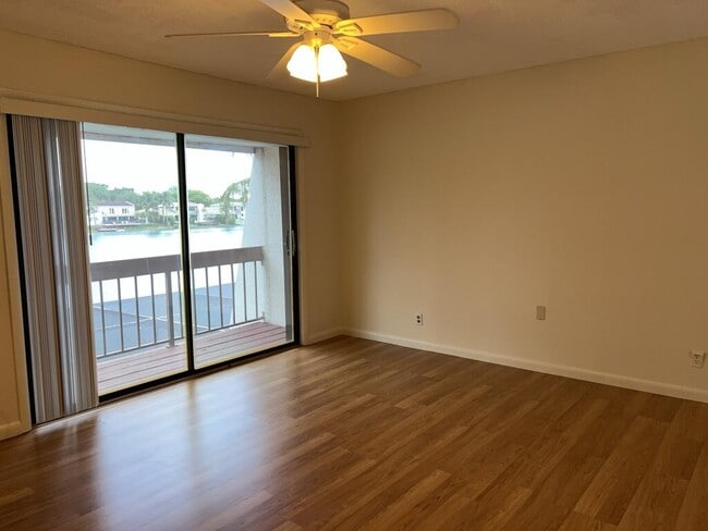 Building Photo - 3094 Bermwood Ln