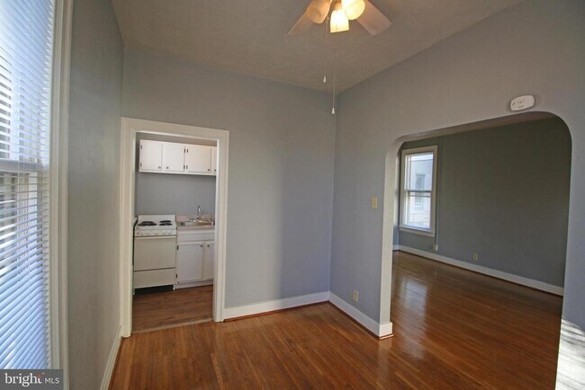 Building Photo - 12 S Filbert St