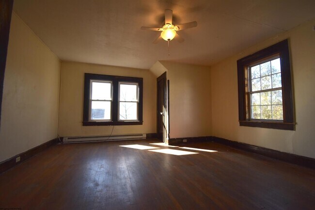 Building Photo - 662 Spruce St