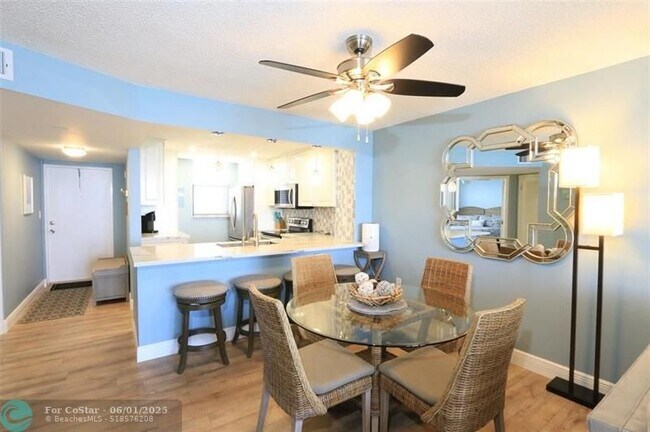 Building Photo - 9940 S Ocean Dr