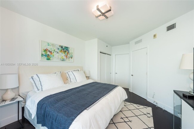 Building Photo - 2711 S Ocean Dr