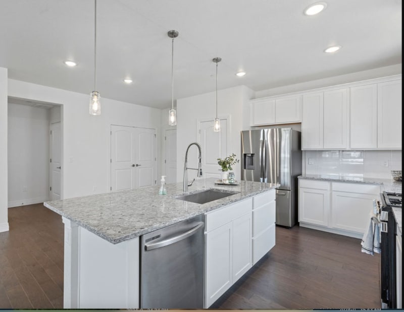 Building Photo - 1209 Bon Homme Richard Dr