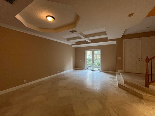 Building Photo - 270 NE 69th Cir