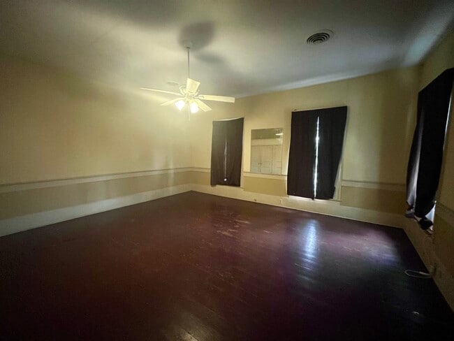 Building Photo - 820 7th Ave N