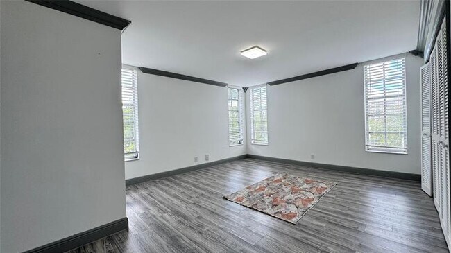 Building Photo - 2650 S Course Dr