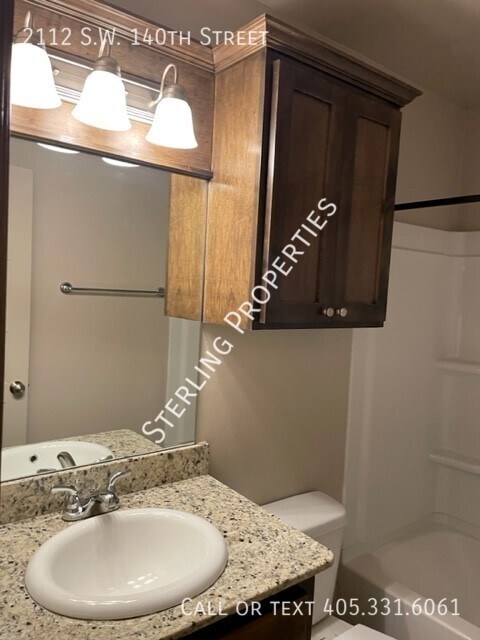 Building Photo - 2112 SW 140th St