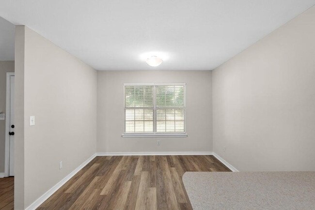 Building Photo - 924 Emily Cir