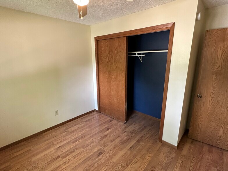 Building Photo - 1420 6th Ave N