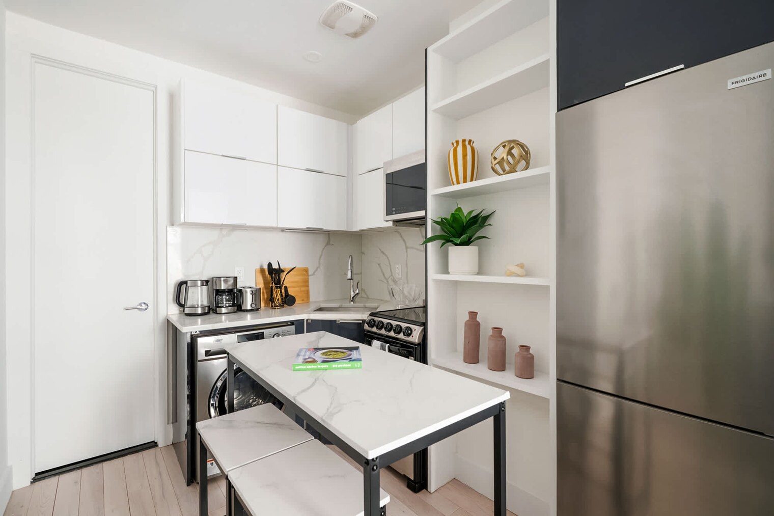 Building Photo - 317 E 78th St