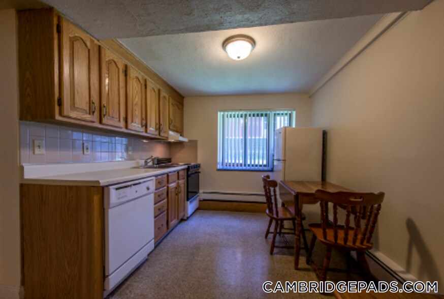 Building Photo - 15 Chester St