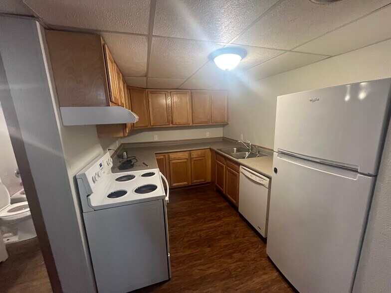 Building Photo - 710 3rd Ave NE