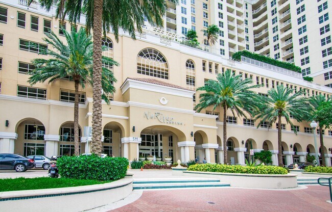 Building Photo - 511 SE 5 Ave