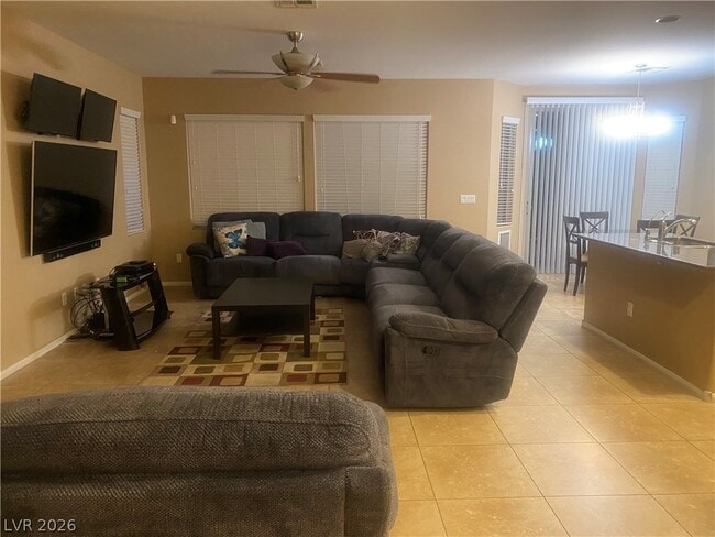 Building Photo - 7469 Calzado Dr