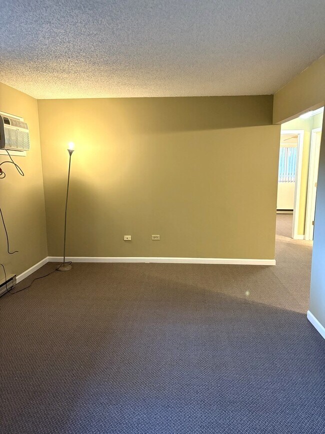 Building Photo - 212 Madison St