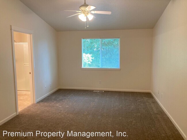 Building Photo - 3 br, 2 bath House - 636 Blair Court NE