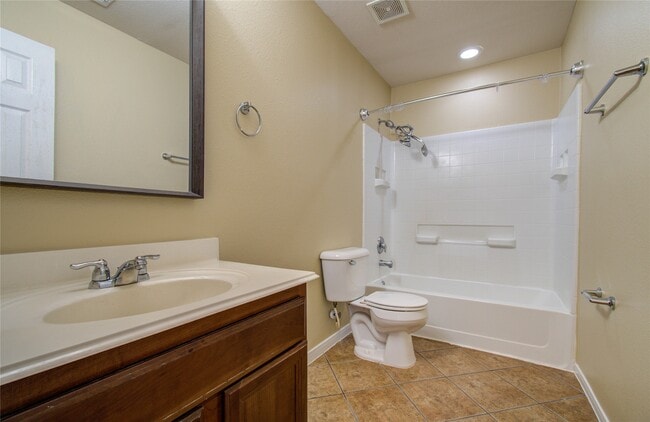 Building Photo - 17607 Memorial Falls Dr