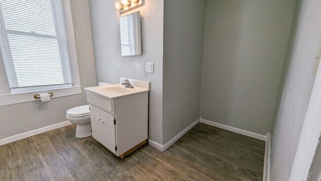 Building Photo - In-Unit Washer and Dryer