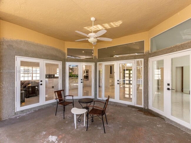 Building Photo - 381 Cameron Dr