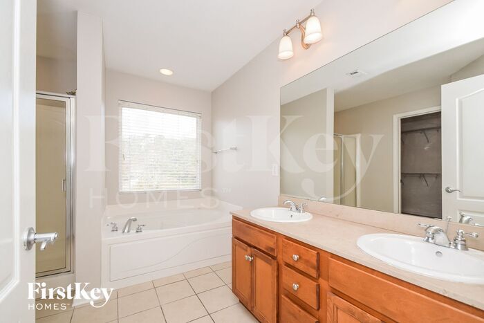 Building Photo - 8043 Mary Alice Way