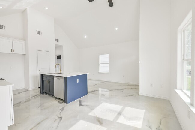 Building Photo - 16922 W Forrestal