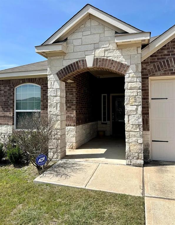 Building Photo - 19600 Per Lange Pass