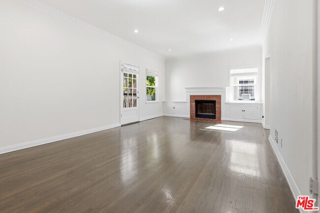 Building Photo - 111 N Harper Ave