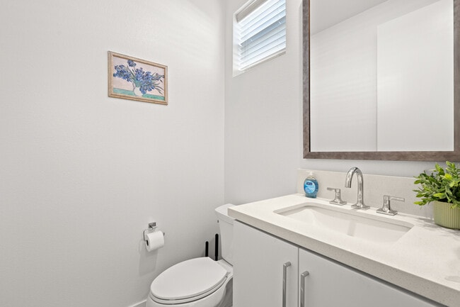 Building Photo - Turnkey Furnished 4BR Home in Palm Desert ...
