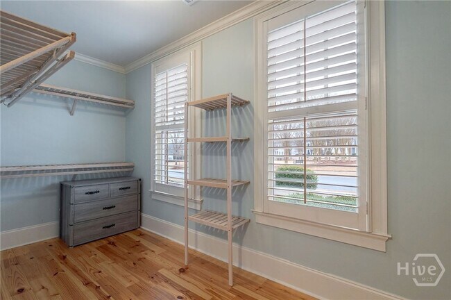 Building Photo - 3530 Greenleffe Dr