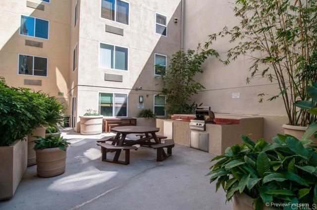 Building Photo - 1435 India St