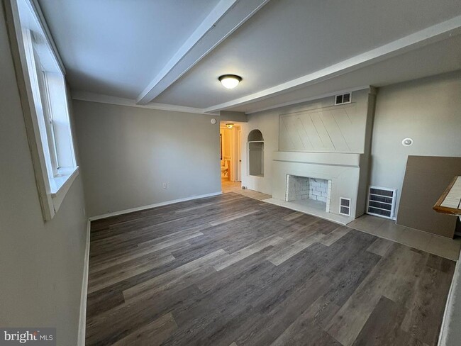 Building Photo - 165 Erial Rd