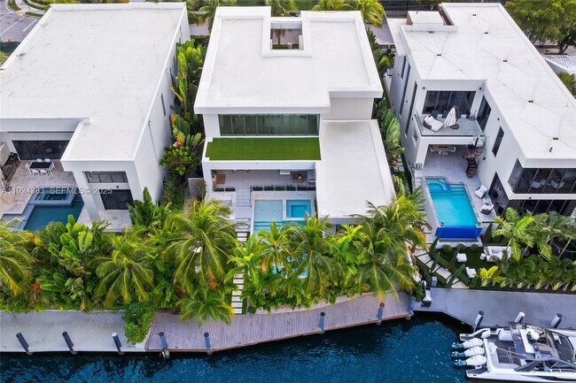 Building Photo - 773 NE 77th Terrace