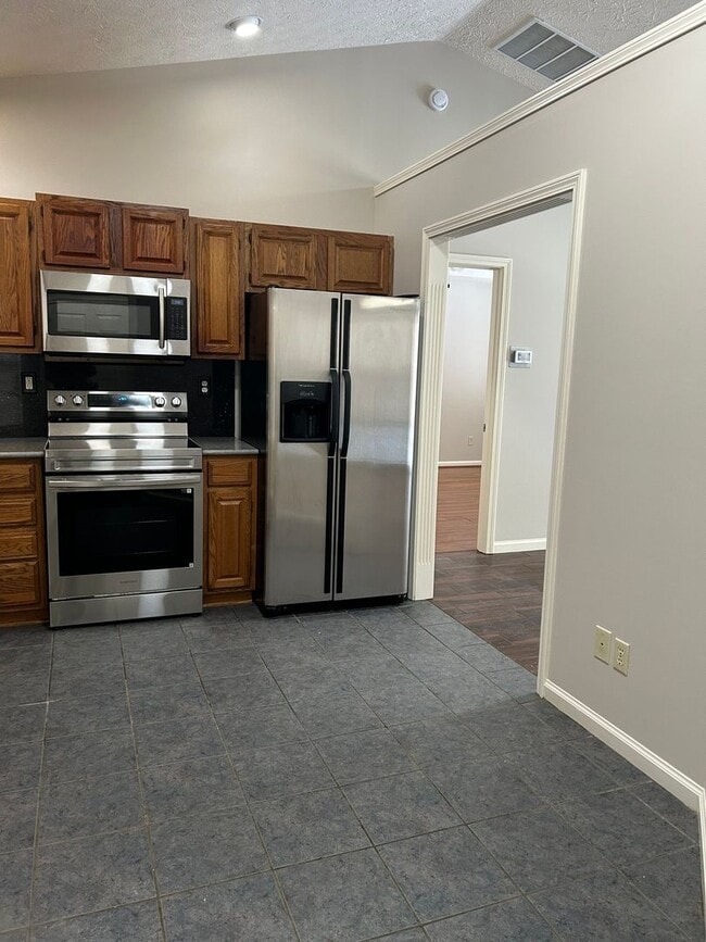 Building Photo - 1623 Lionheart Ln