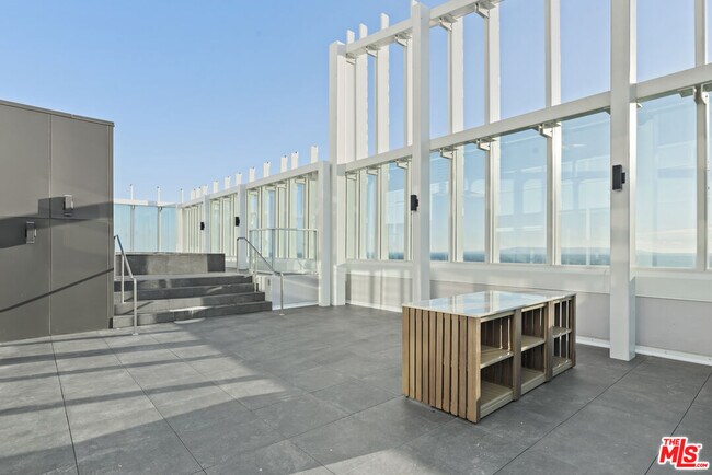 Building Photo - 230 W Olympic Blvd