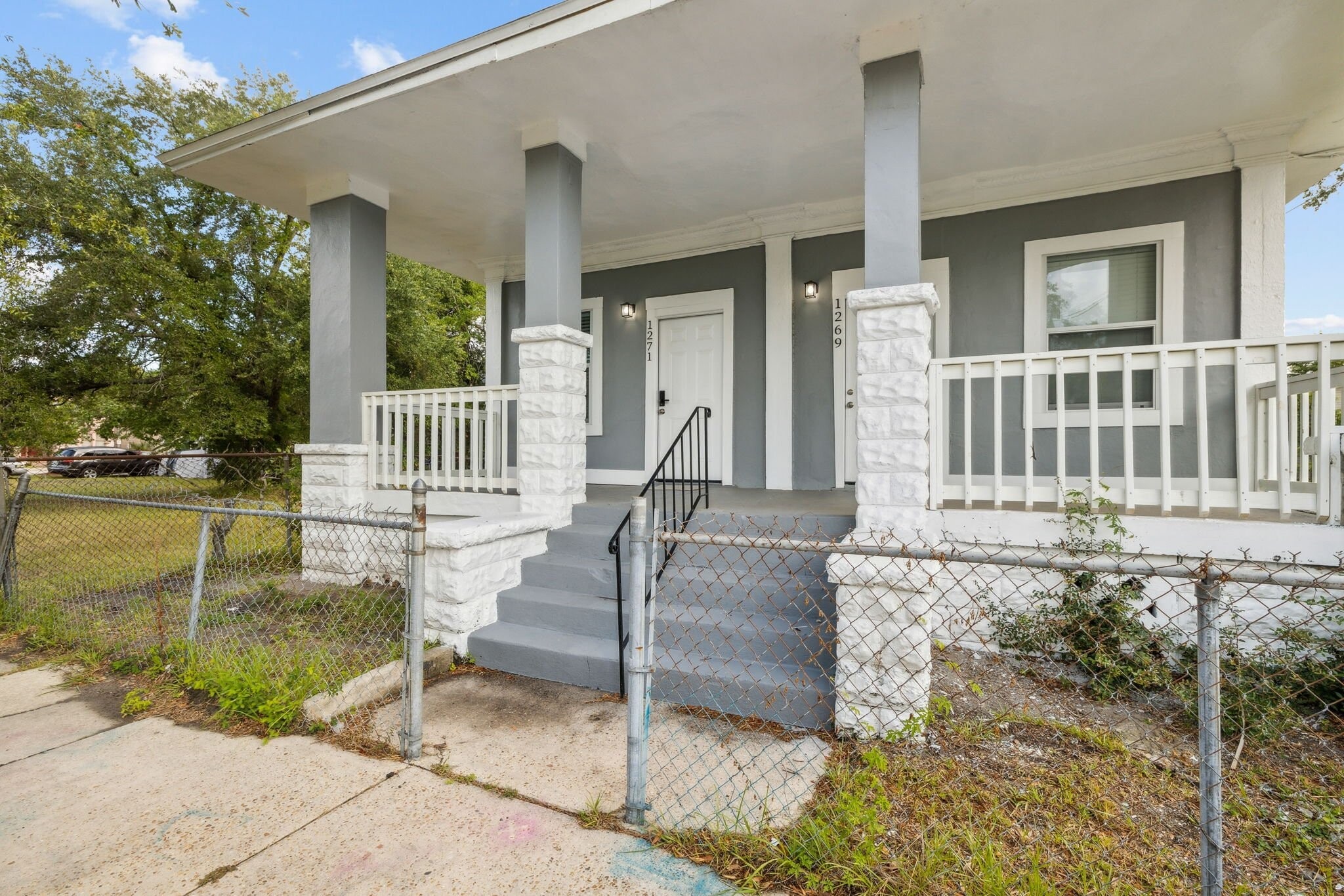 Building Photo - 1271 Hart St