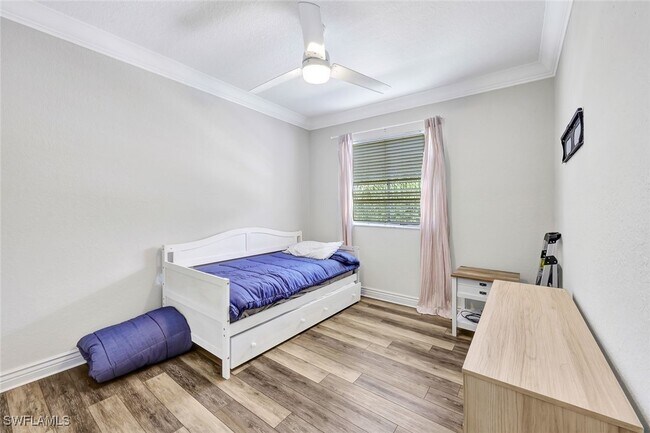 Building Photo - 1949 Par Dr