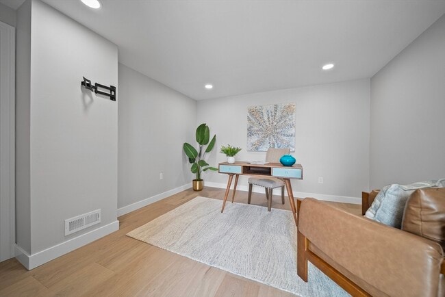 Building Photo - 58 Breezy Hill Terrace