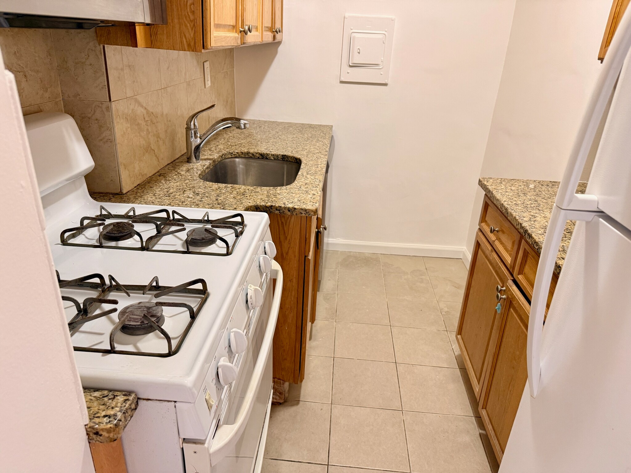 Building Photo - 10 Huron Ave