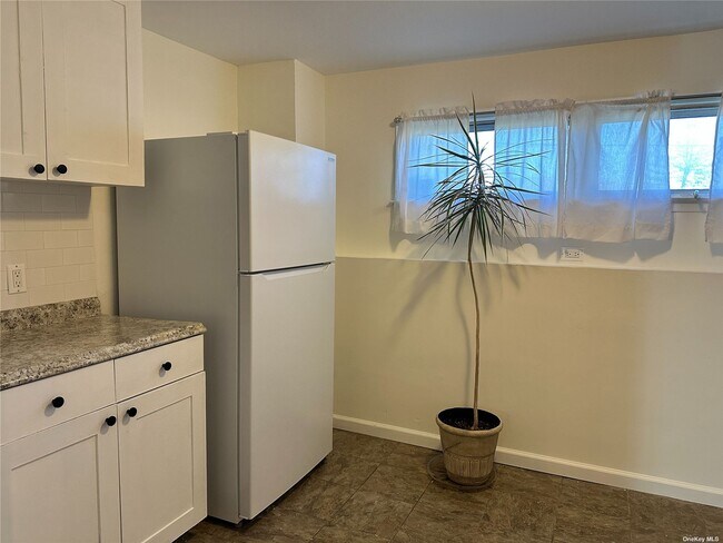 Building Photo - 1502 St Louis Ave