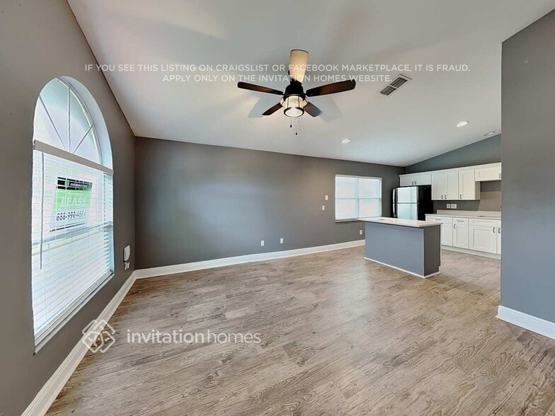 Building Photo - 2418 Radnor Ave