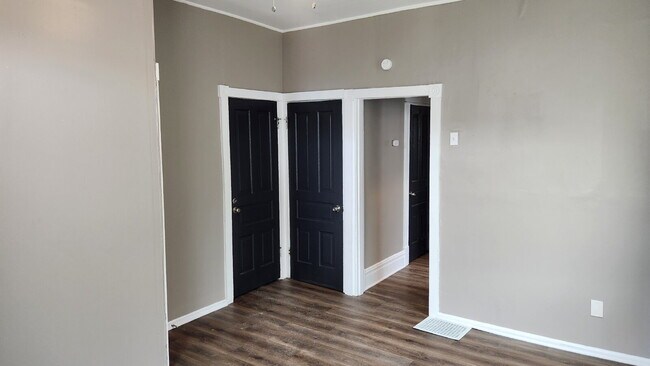 Building Photo - "Charming 1-Bedroom Gem in St. Louis's Vibrant Heart – Alberta Street Awaits!"