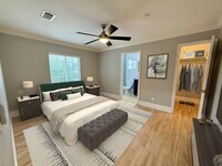 Building Photo - MOVE IN READY 2/2 with 2 Assigned Parking!...