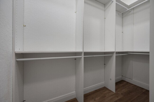 Building Photo - 9150 Bay Harbour Cir