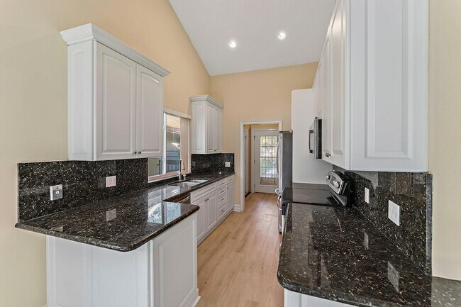 Building Photo - 118 Knoll Way