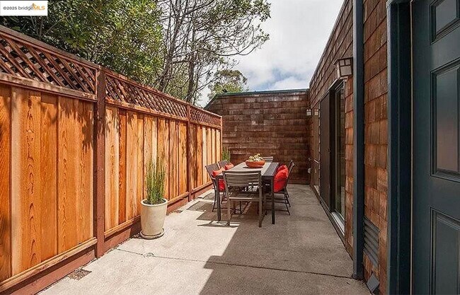 Building Photo - 57 Sereno Cir