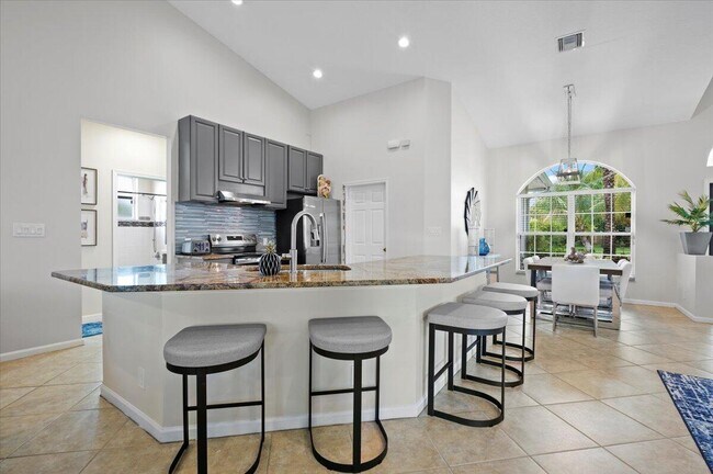 Building Photo - 13866 Geranium Pl