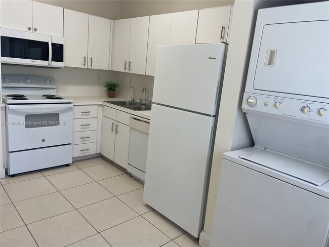 Building Photo - 15400 SW 134th Pl